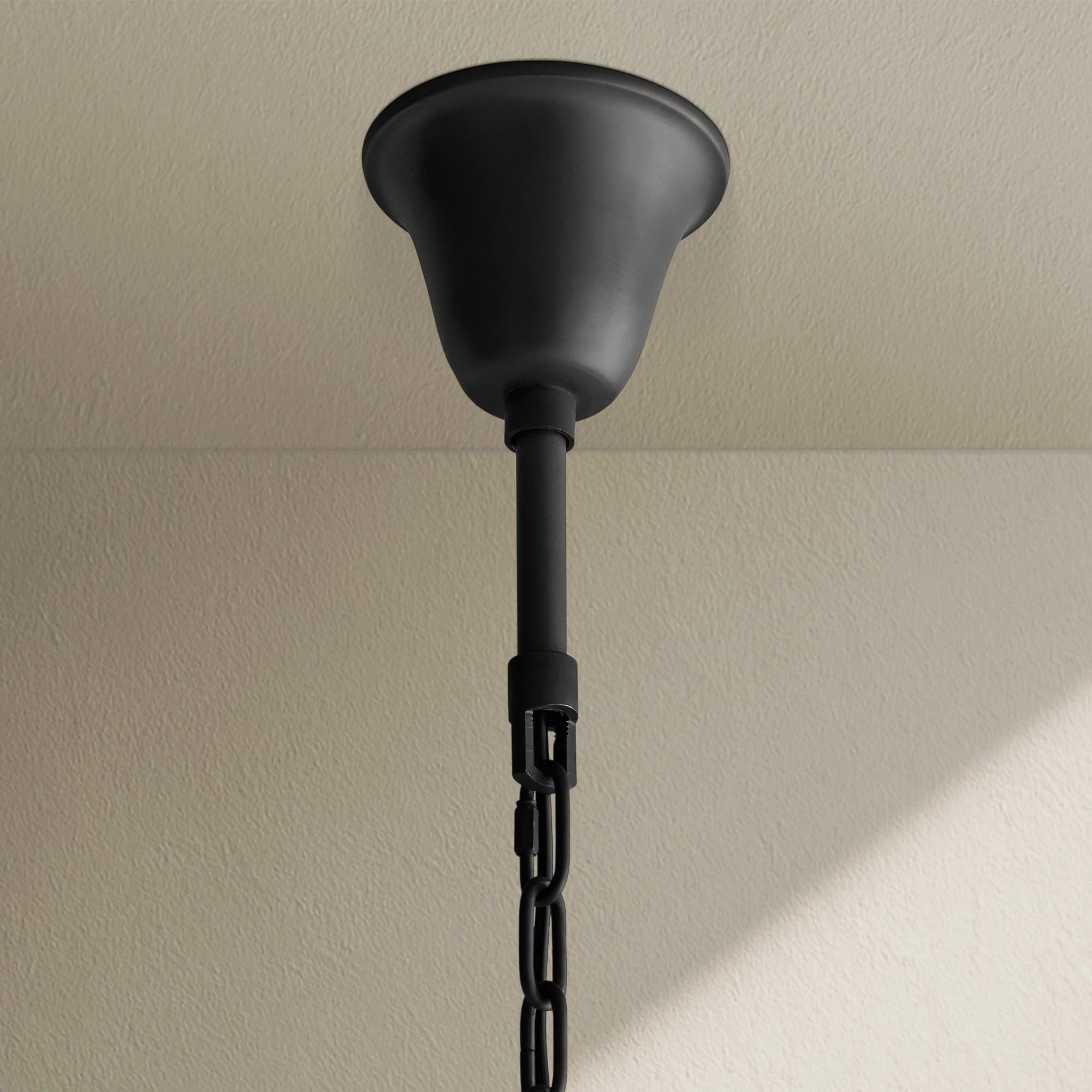 Rhyfz Round Chandelier 32"