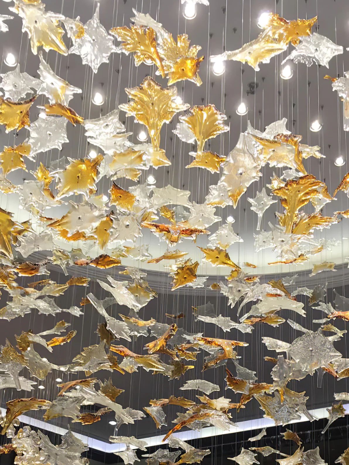 Multicolor Maple Leaf Art Glass Chandelier-Joyfuzzy