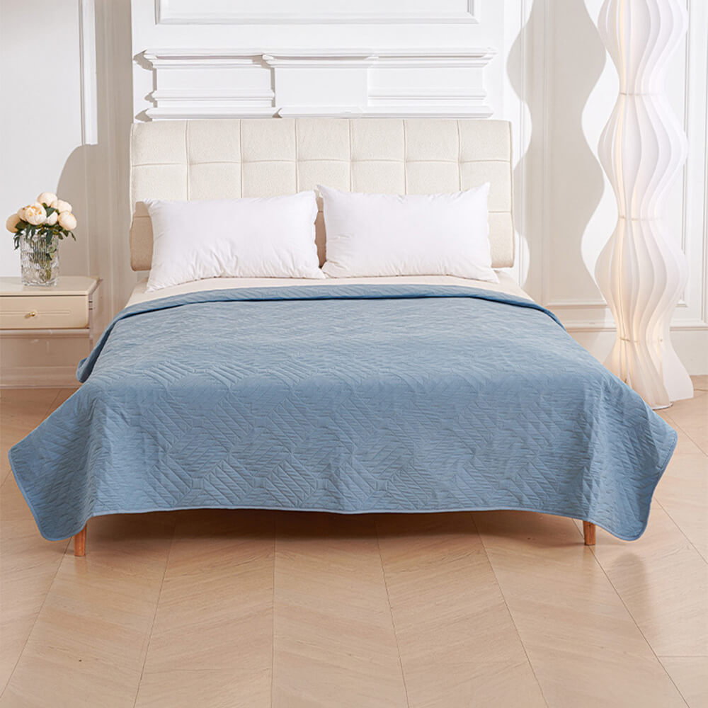 Multifunctional Water-resistant Urine Proof & Washable Pet Blanket Bed Cover