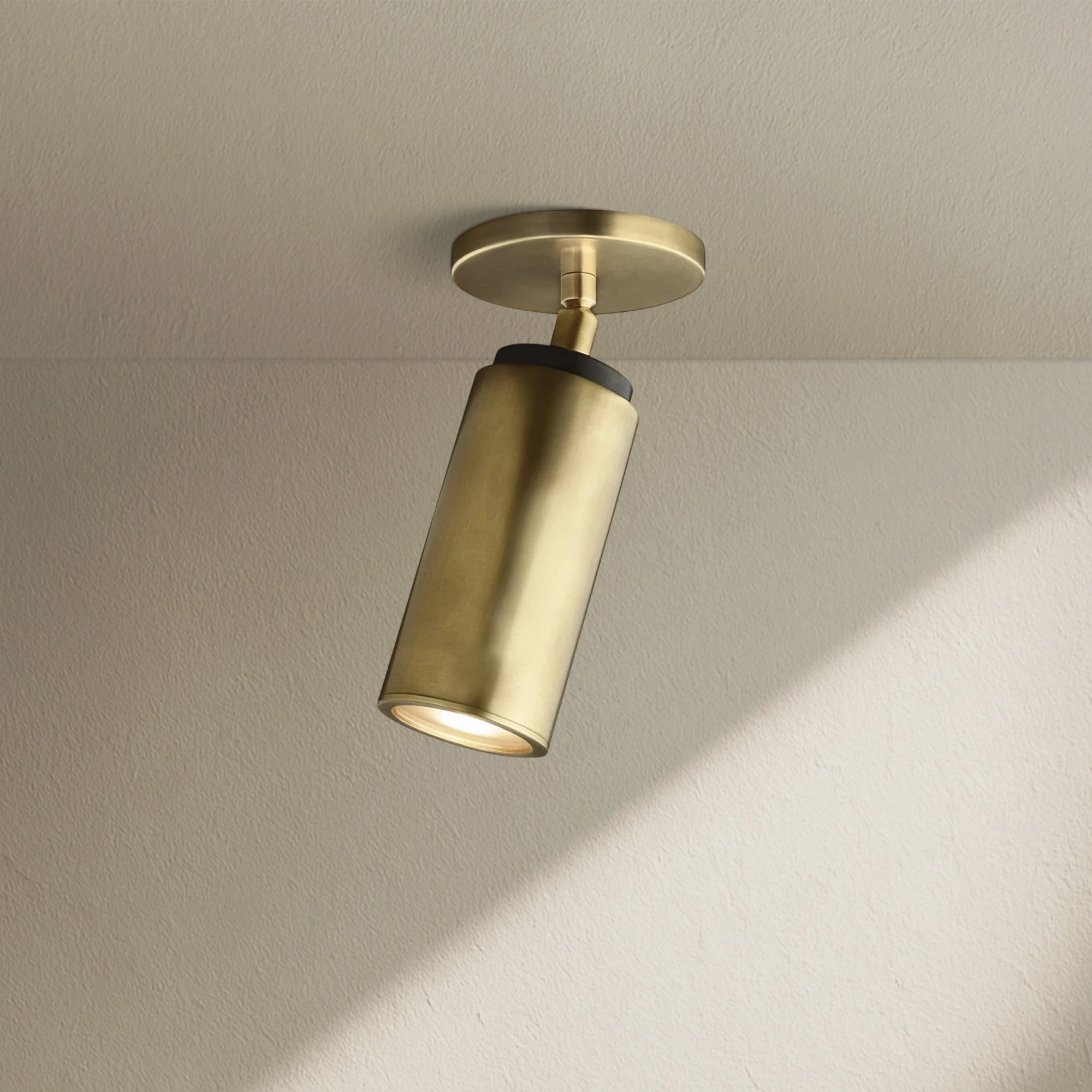 Chafz Pivoting Flushmount