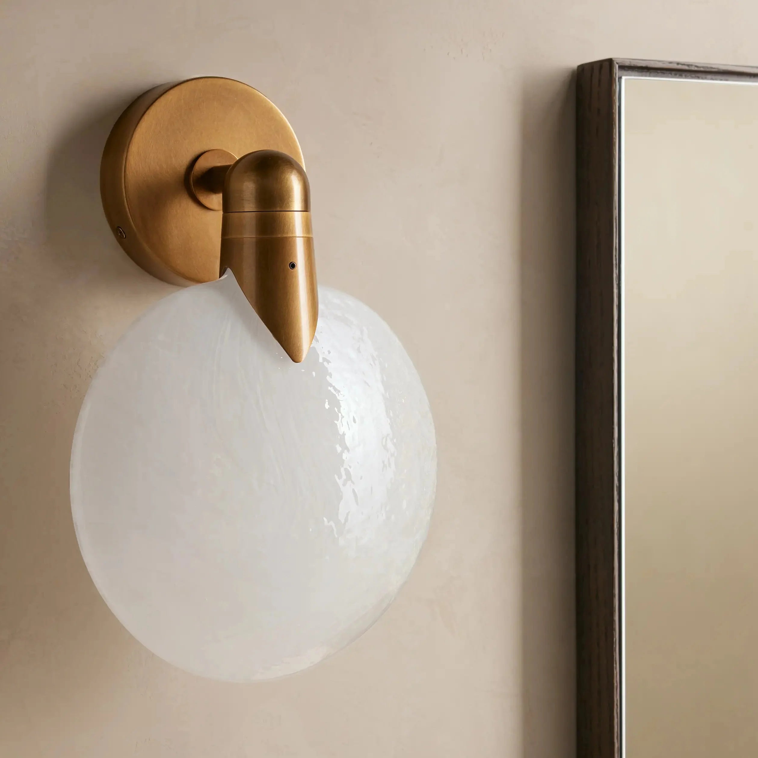 Lyla Sconce