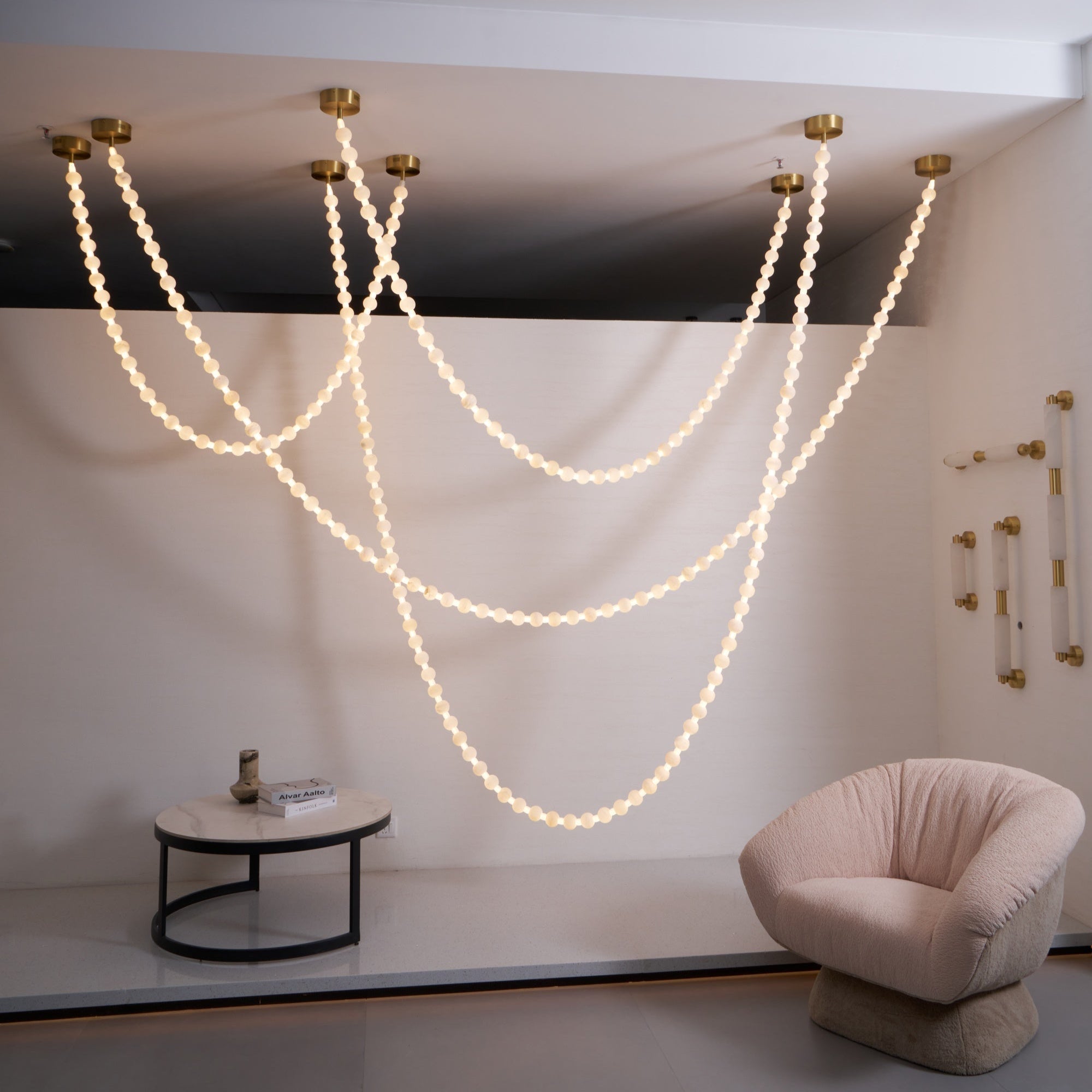 Alabaster Pearl Necklace Chandelier - Total Length 100cm / L 39.4″Gold & WhiteJoyfuzzy
