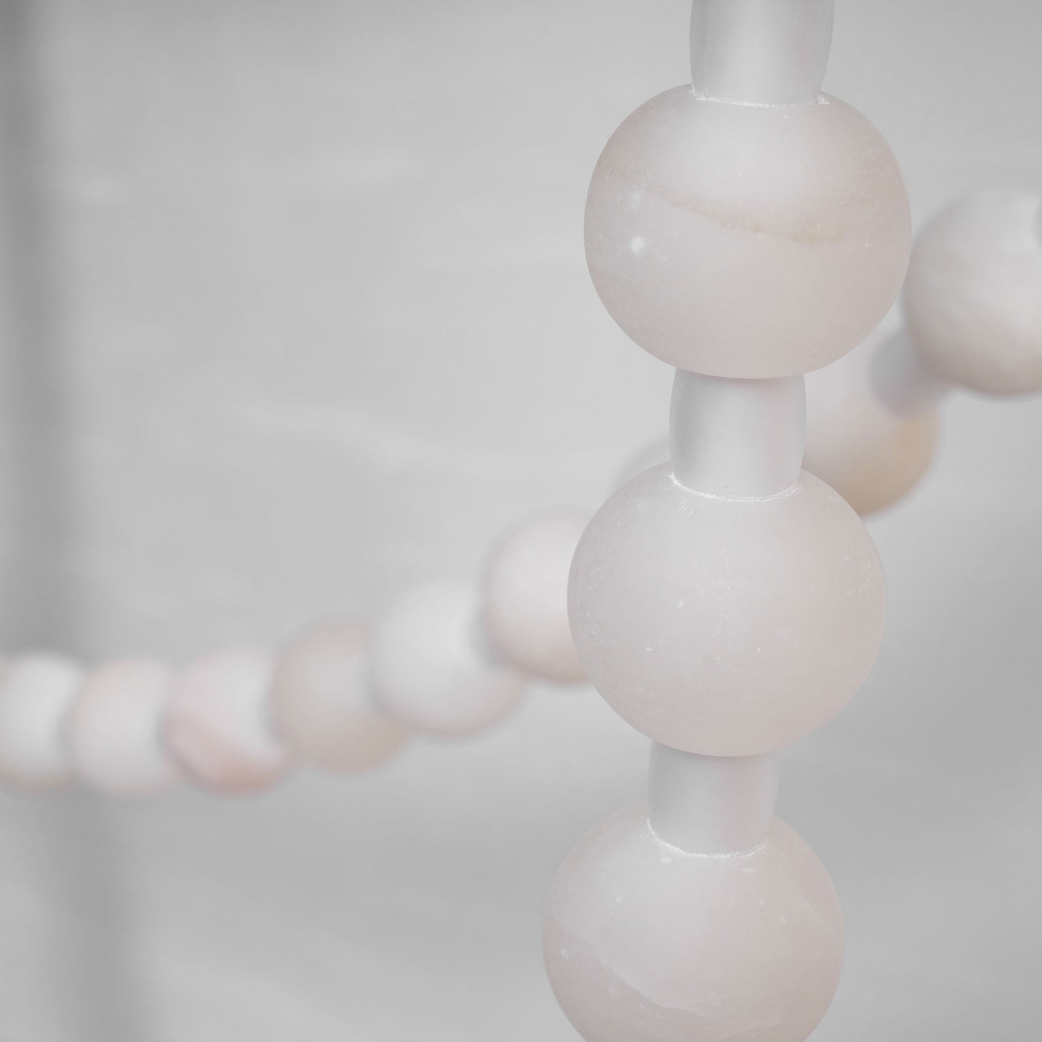 Alabaster Pearl Necklace Chandelier - 4 - Strips L 145.7″ + 116.9″ + 220.5″ + 244.9″Gold & WhiteJoyfuzzy