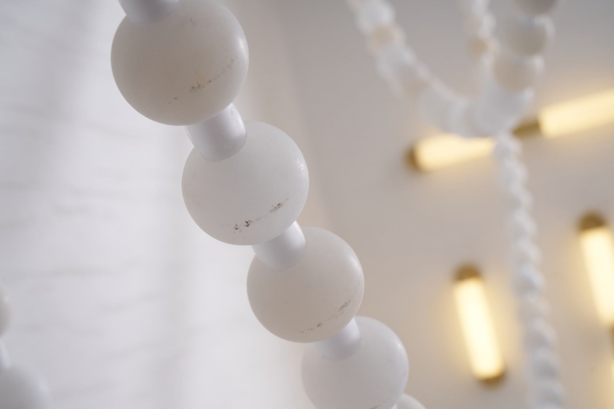 Alabaster Pearl Necklace Chandelier - 4 - Strips L 145.7″ + 116.9″ + 220.5″ + 244.9″Gold & WhiteJoyfuzzy