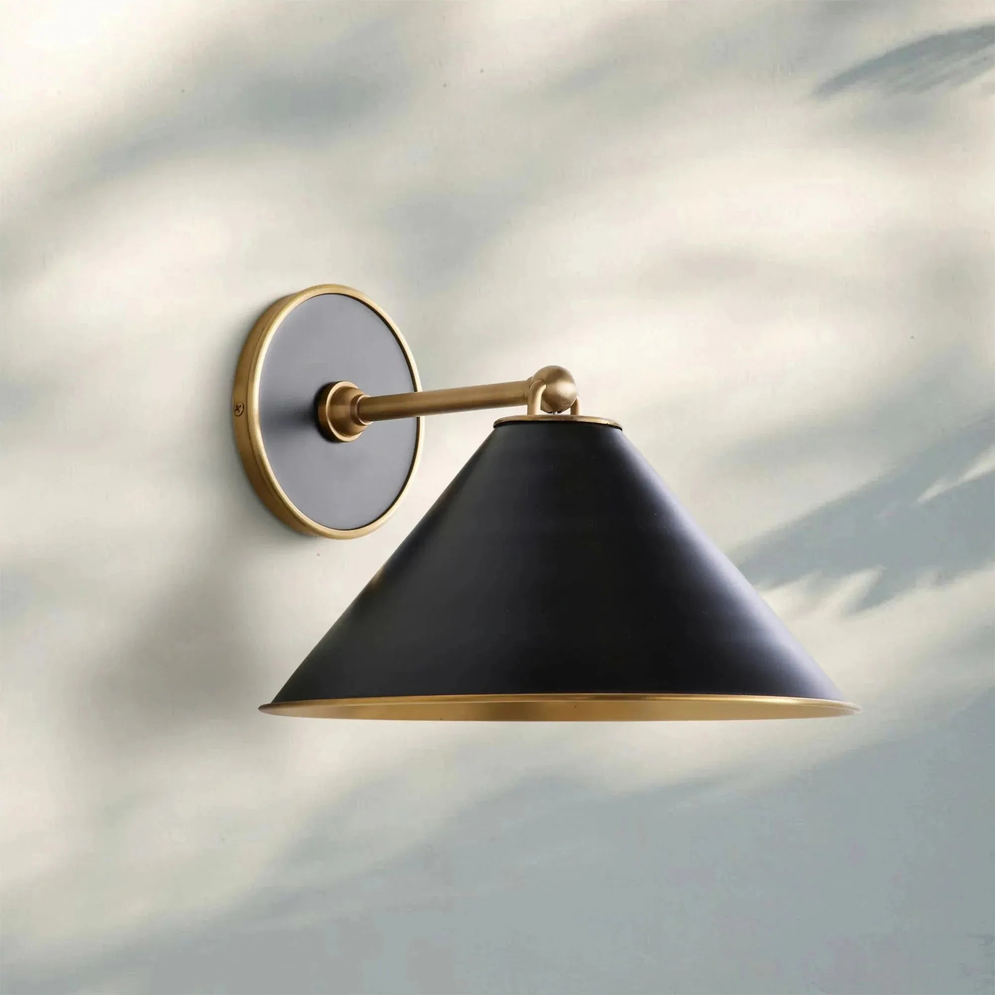 Arno Single Wall Sconce - Joyfuzzy
