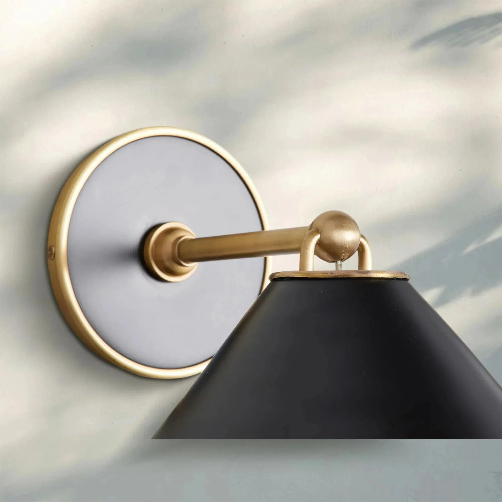 Arno Single Wall Sconce - Joyfuzzy
