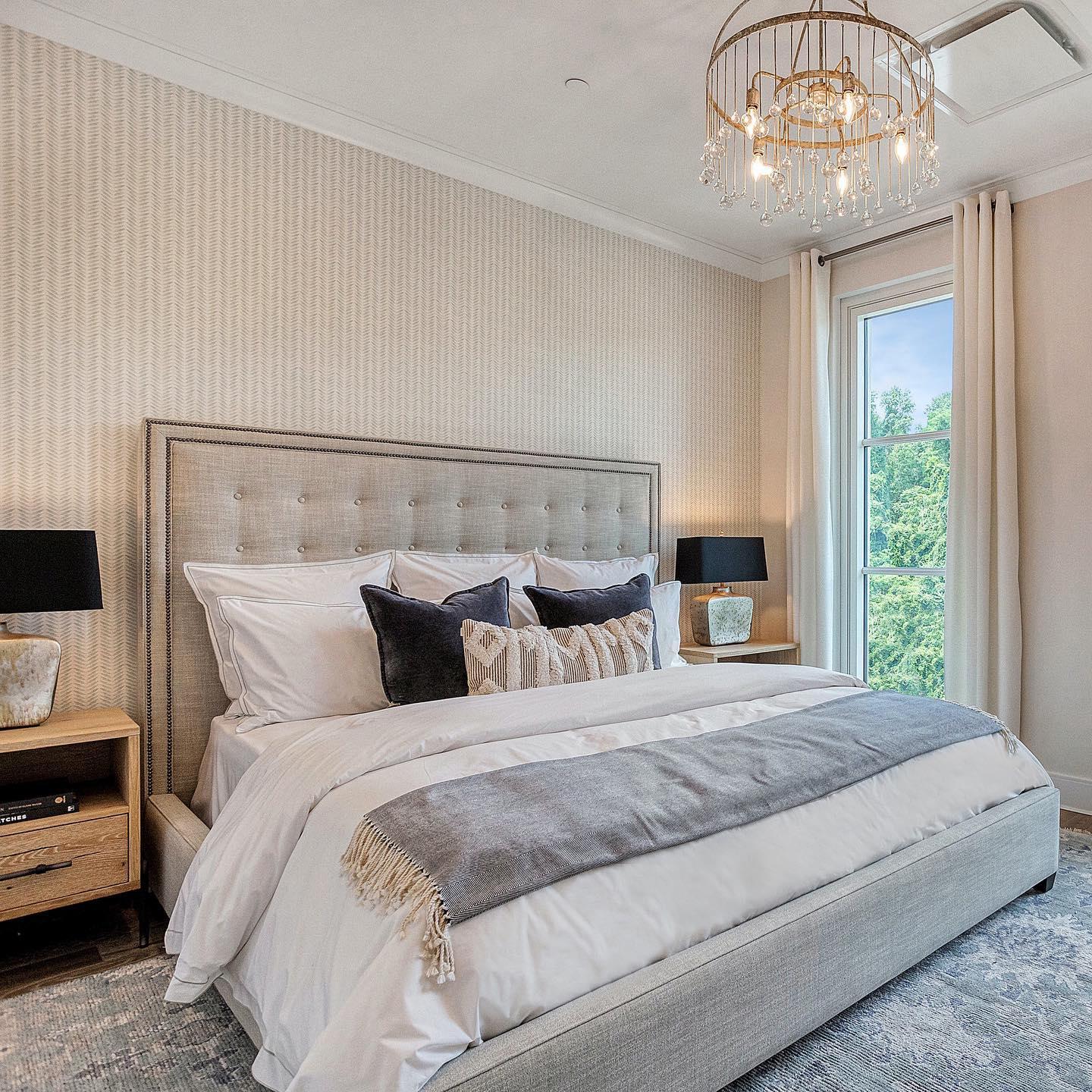 Aubrey Round Chandelier - Joyfuzzy