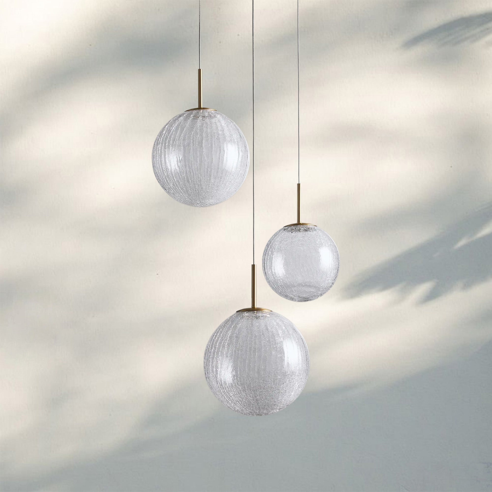 Casen Modern Round Chandelier - Hand - Blown Crackle Glass & Satin Brass LED Pendant Light - 3 - Light 20''CrackleJoyfuzzy