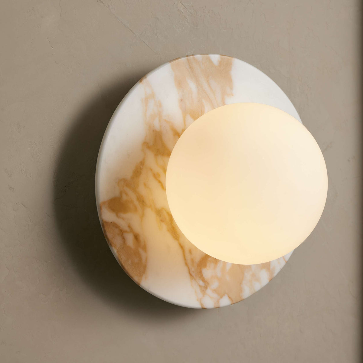 Corinna Sconce