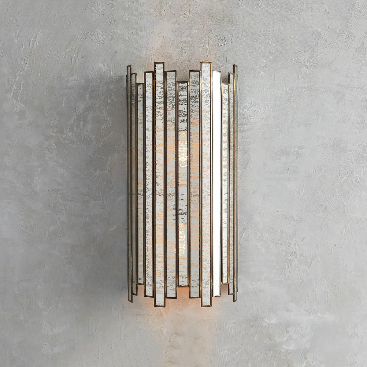Laila Sconce