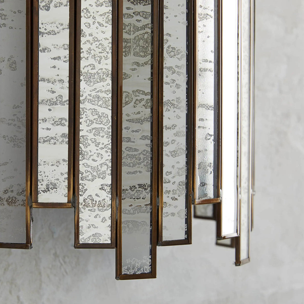 Laila Sconce