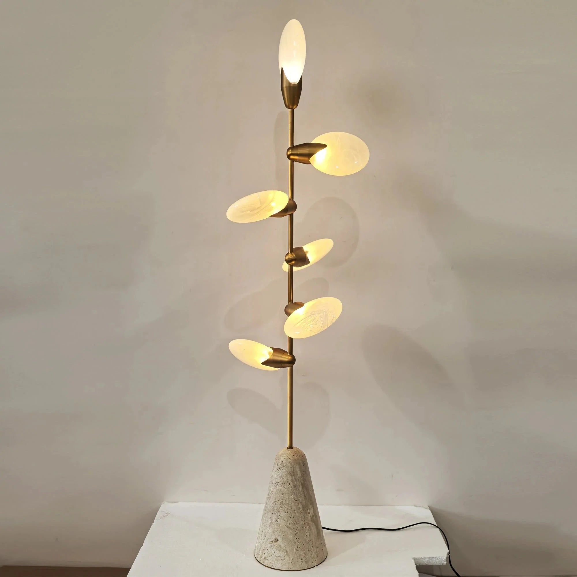 Lyla Floor Lamp - Joyfuzzy