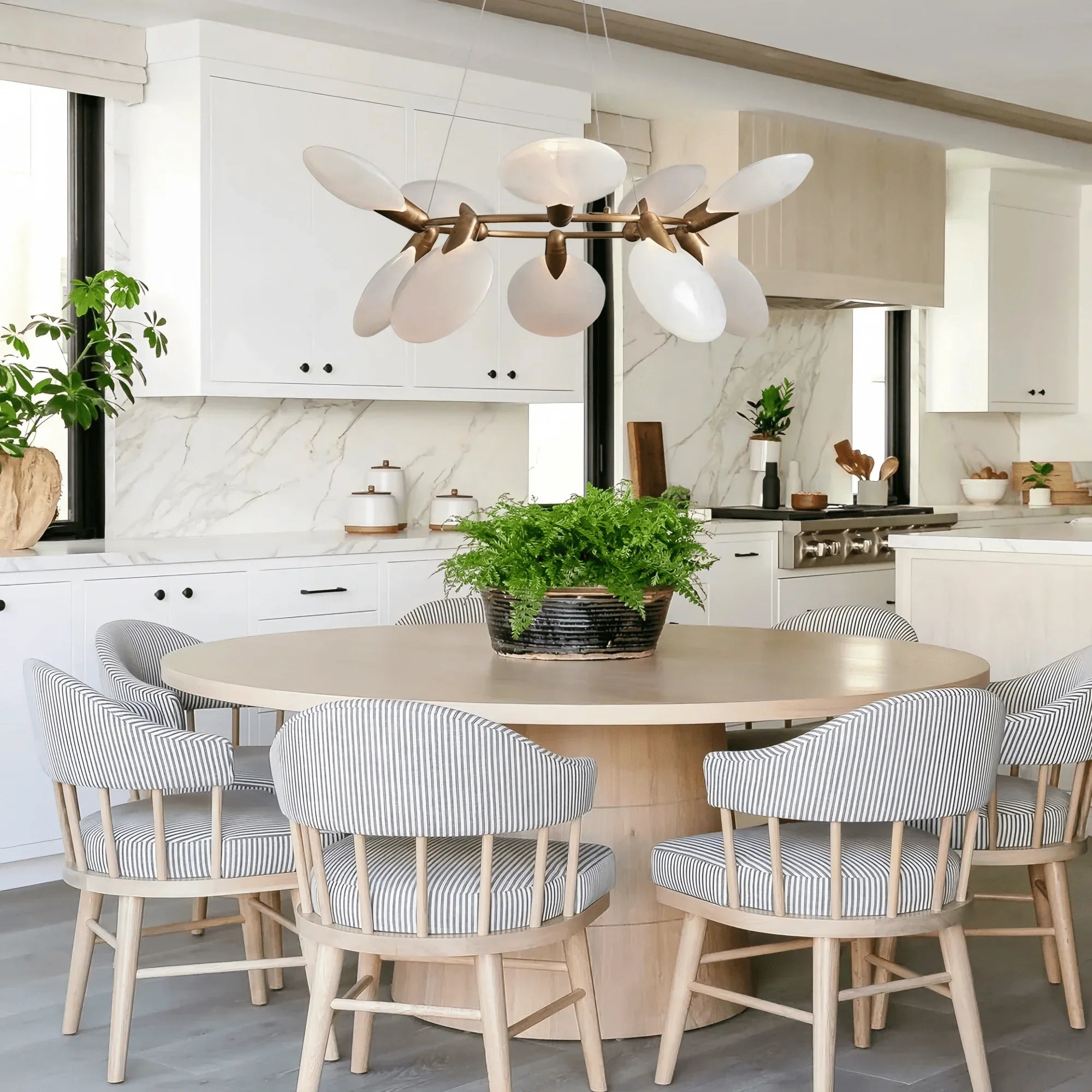 Lyla Halo Chandelier - Joyfuzzy