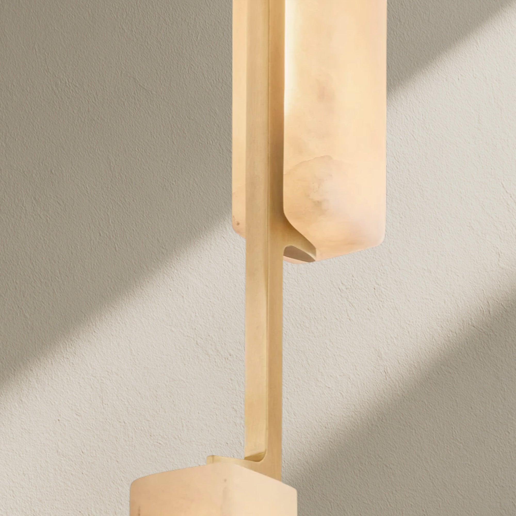 Aufz Alabaster Pendant