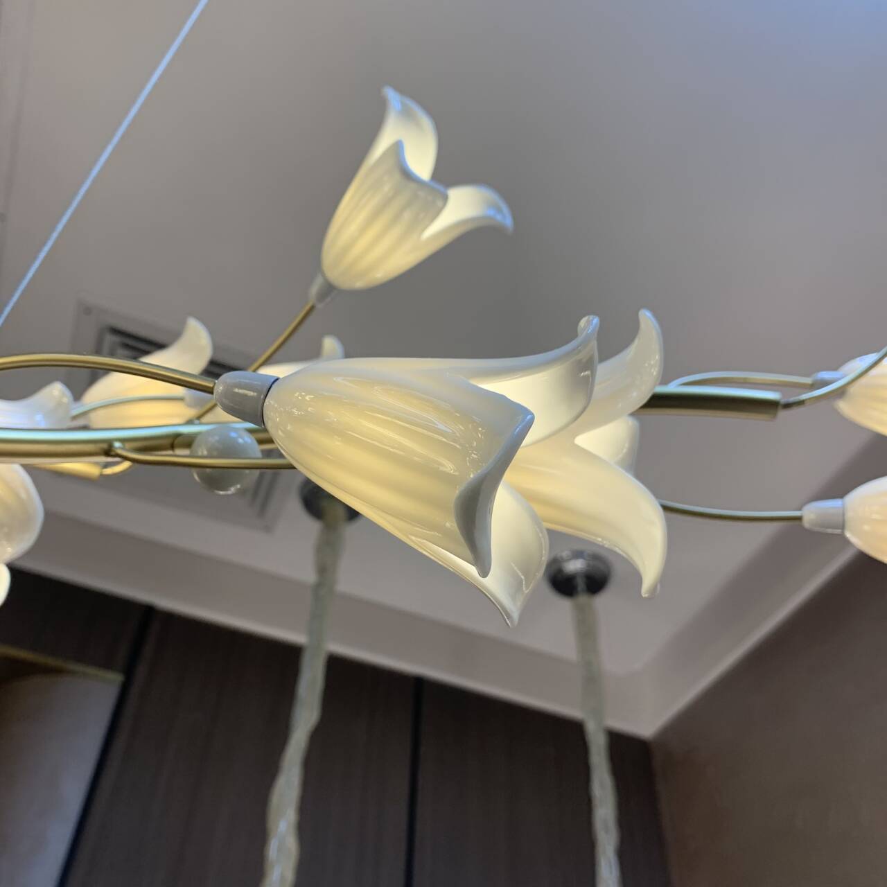 Modern Brass Branch Ceramics Flower Chandelier for Stylish Living Room Hotel and Restaurant - L110.24''*W30.7''/L280cm*W78cmWarm LightJoyfuzzy