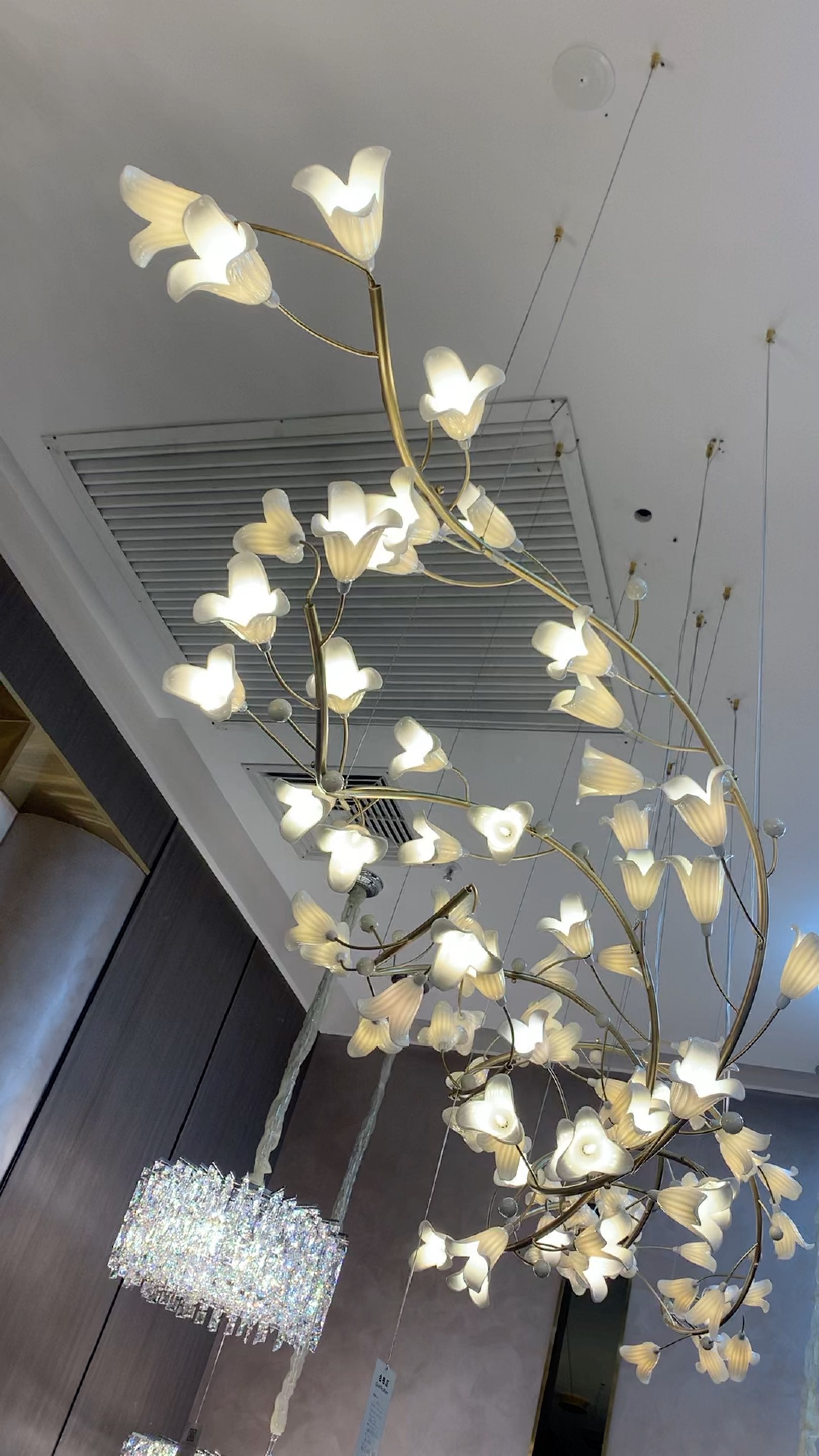 Modern Brass Branch Ceramics Flower Chandelier for Stylish Living Room Hotel and Restaurant - L110.24''*W30.7''/L280cm*W78cmWarm LightJoyfuzzy