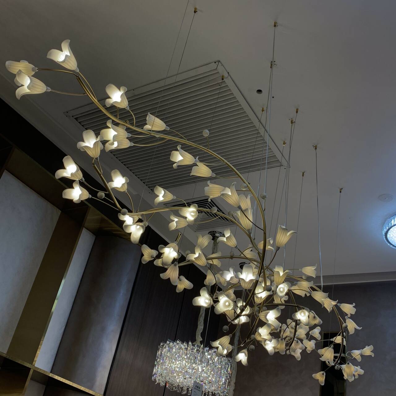Modern Brass Branch Ceramics Flower Chandelier for Stylish Living Room Hotel and Restaurant - L110.24''*W30.7''/L280cm*W78cmWarm LightJoyfuzzy