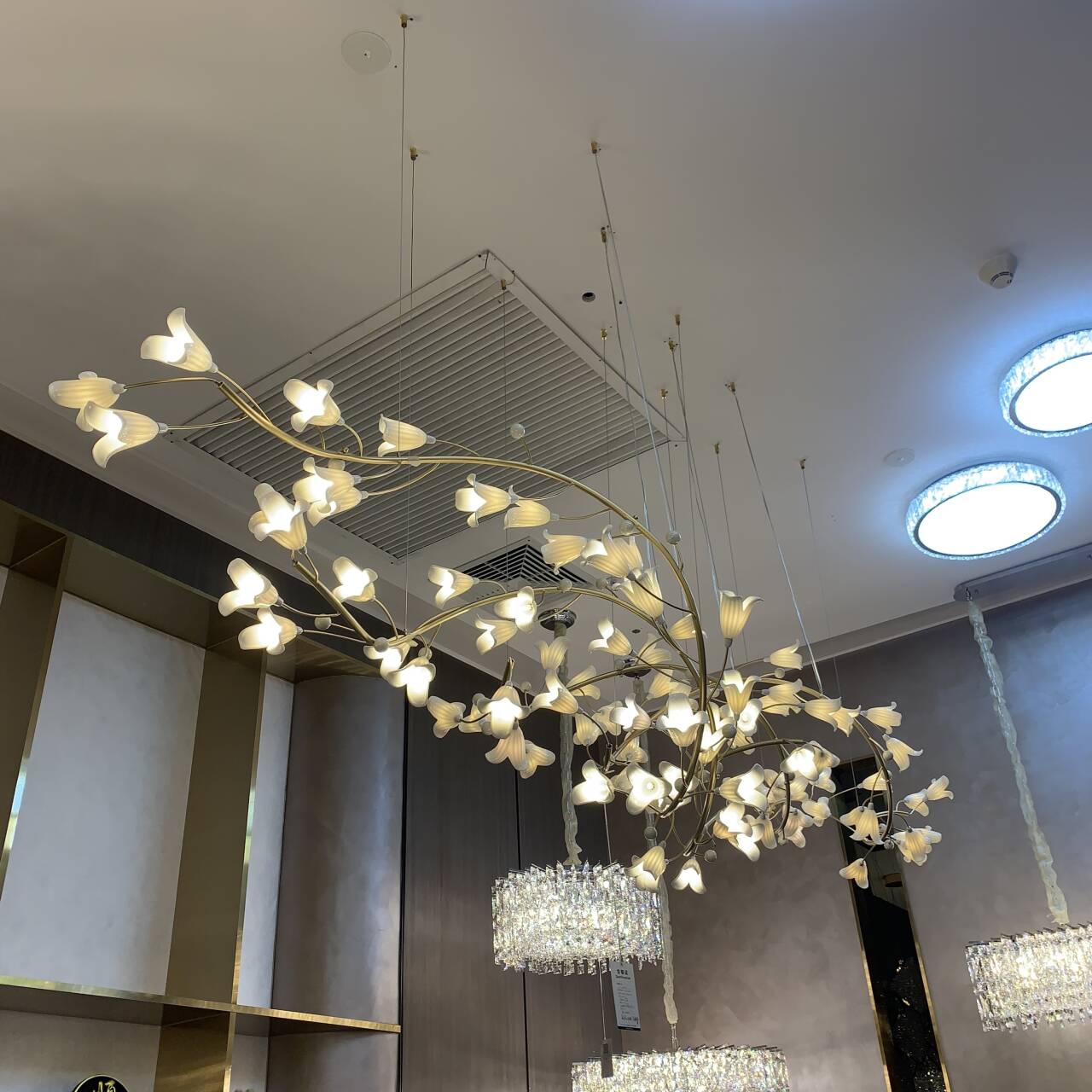 Modern Brass Branch Ceramics Flower Chandelier for Stylish Living Room Hotel and Restaurant - L110.24''*W30.7''/L280cm*W78cmWarm LightJoyfuzzy