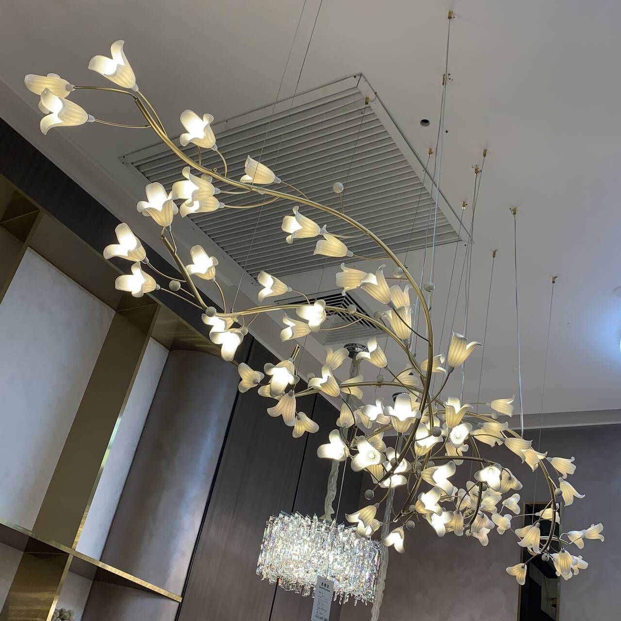 Modern Brass Branch Ceramics Flower Chandelier for Stylish Living Room Hotel and Restaurant - L110.24''*W30.7''/L280cm*W78cmWarm LightJoyfuzzy