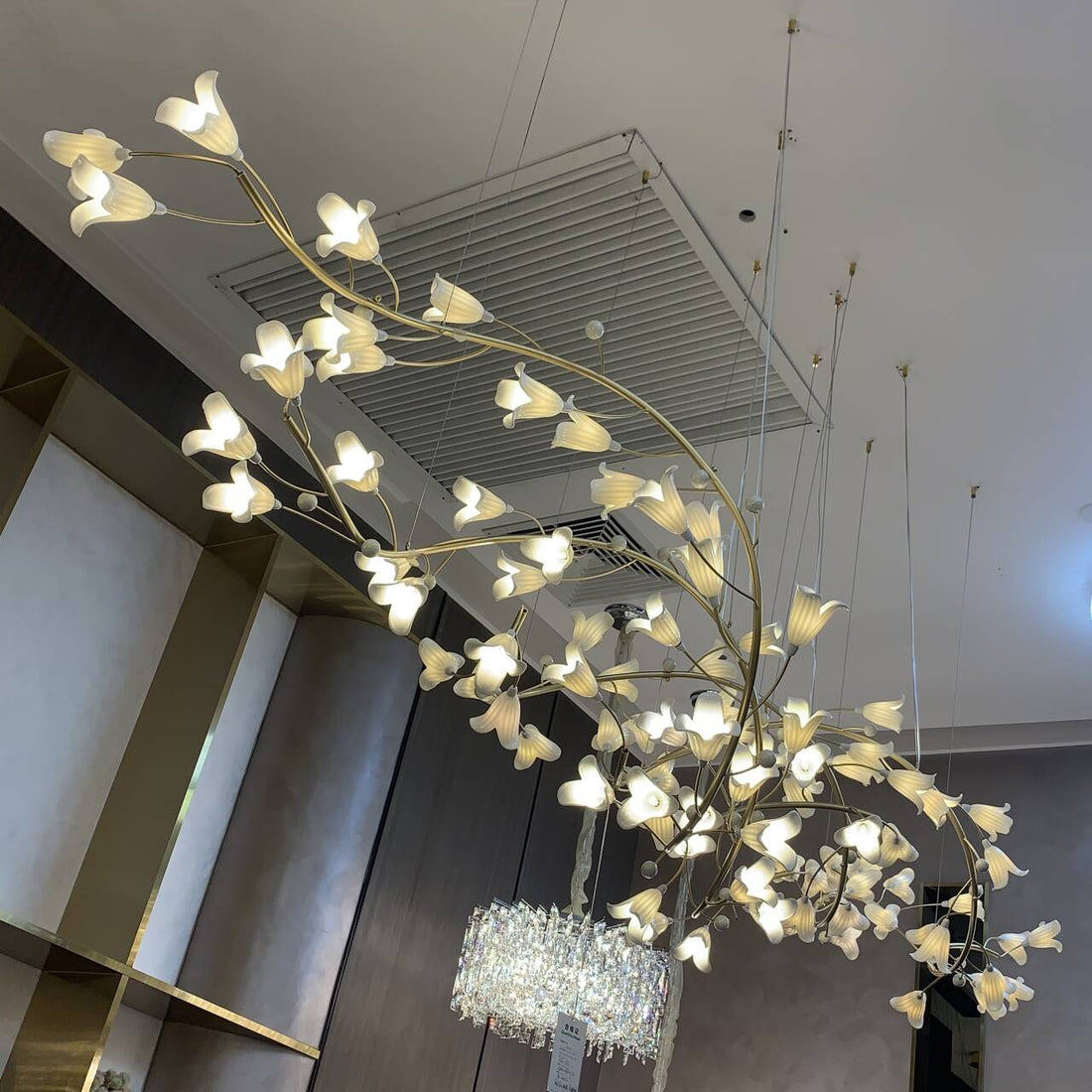 Modern Brass Branch Ceramics Flower Chandelier for Stylish Living Room Hotel and Restaurant - L110.24''*W30.7''/L280cm*W78cmWarm LightJoyfuzzy