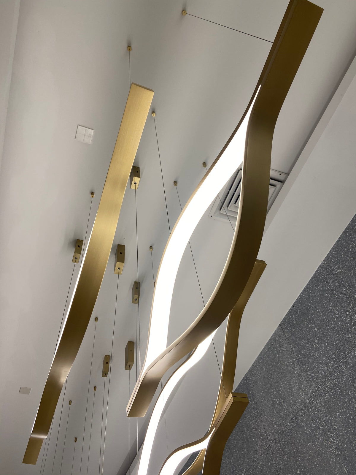 Modern Simple Brass Waving Chandelier for Living/Dining Room/Kitchen Island - L31.5"*W2.2"*H11.8"GoldWarm LightJoyfuzzy