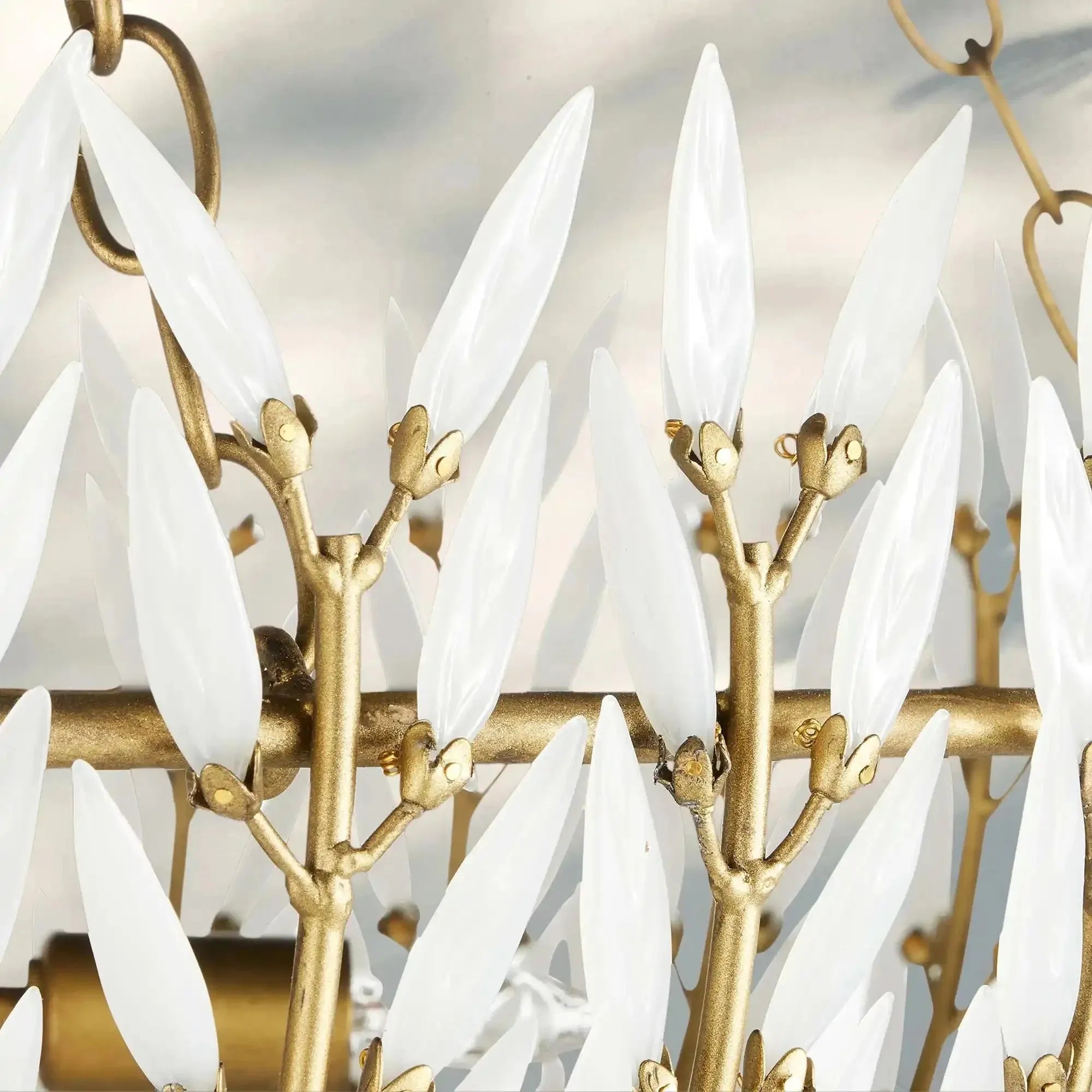 Morrigan Round Chandelier - Joyfuzzy