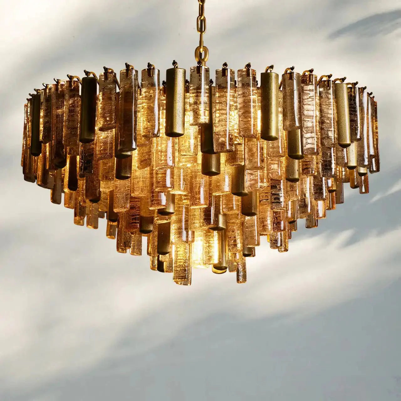 Neve Round Chandelier - BrassJoyfuzzy
