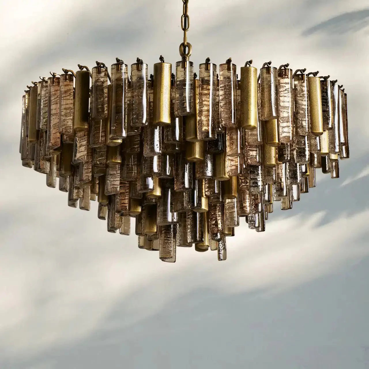 Neve Round Chandelier - BrassJoyfuzzy