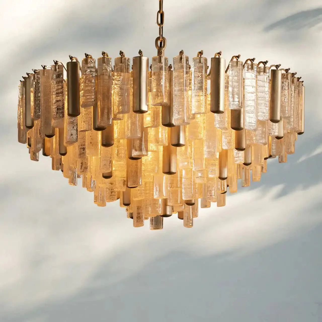 Neve Round Chandelier - BrassJoyfuzzy