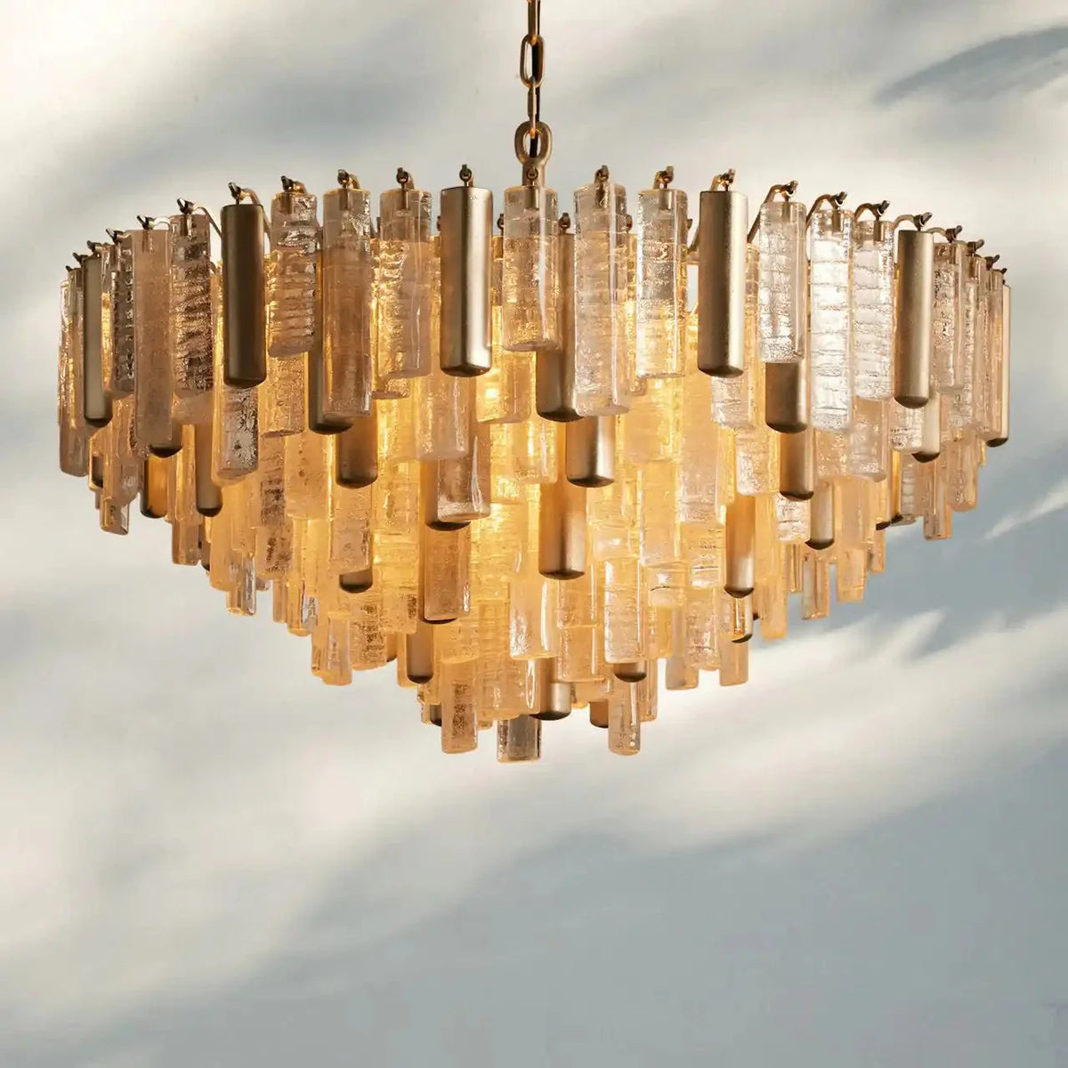 Neve Round Chandelier - BrassJoyfuzzy