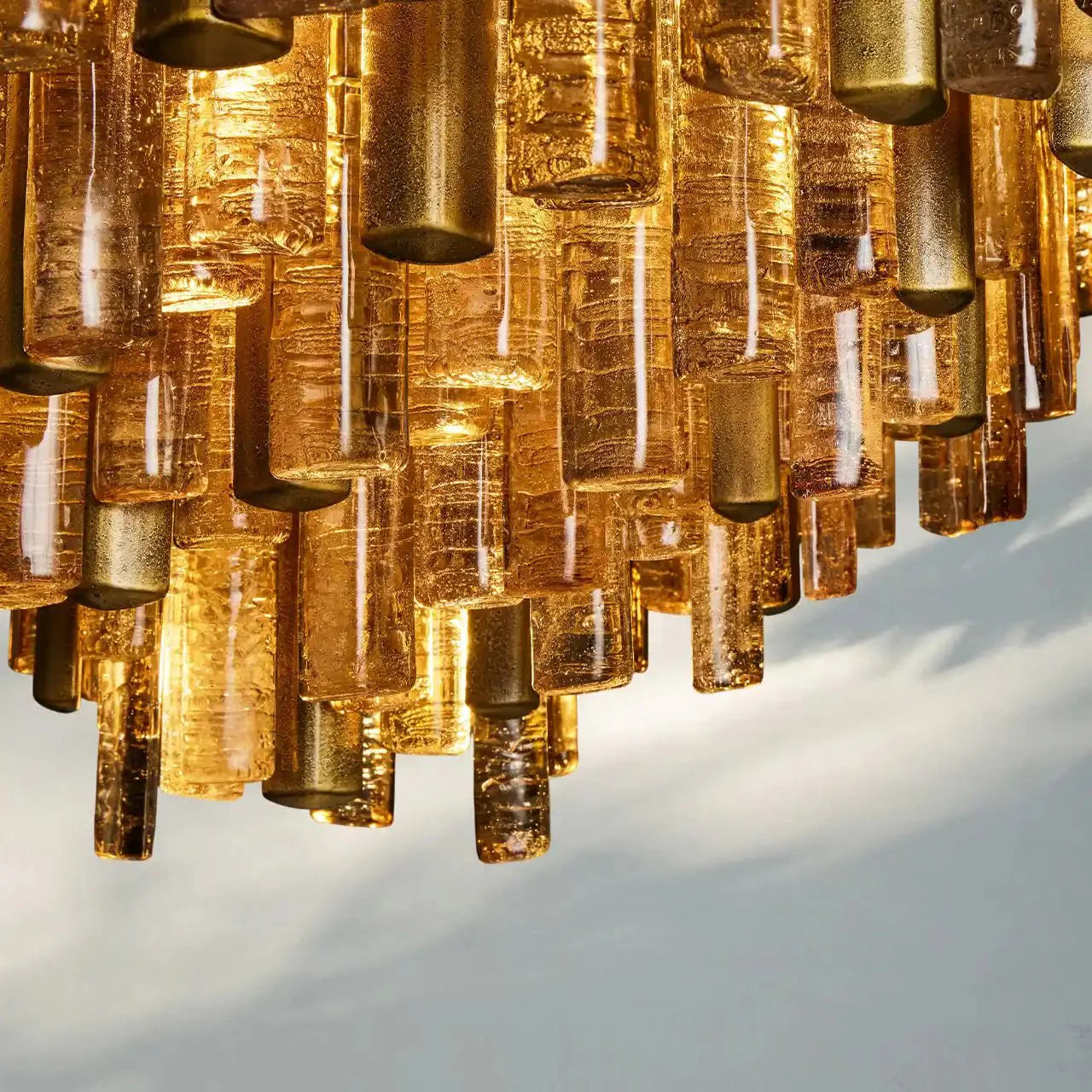 Neve Round Chandelier - BrassJoyfuzzy