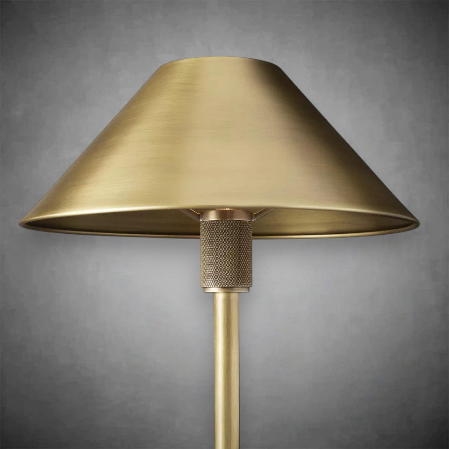 Utifz Metal Shade Table Lamp