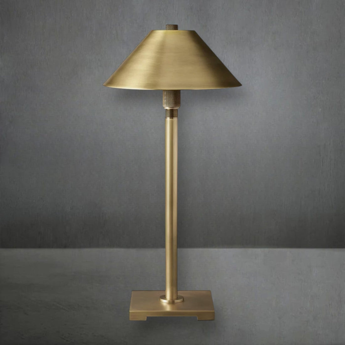 Utifz Metal Shade Table Lamp
