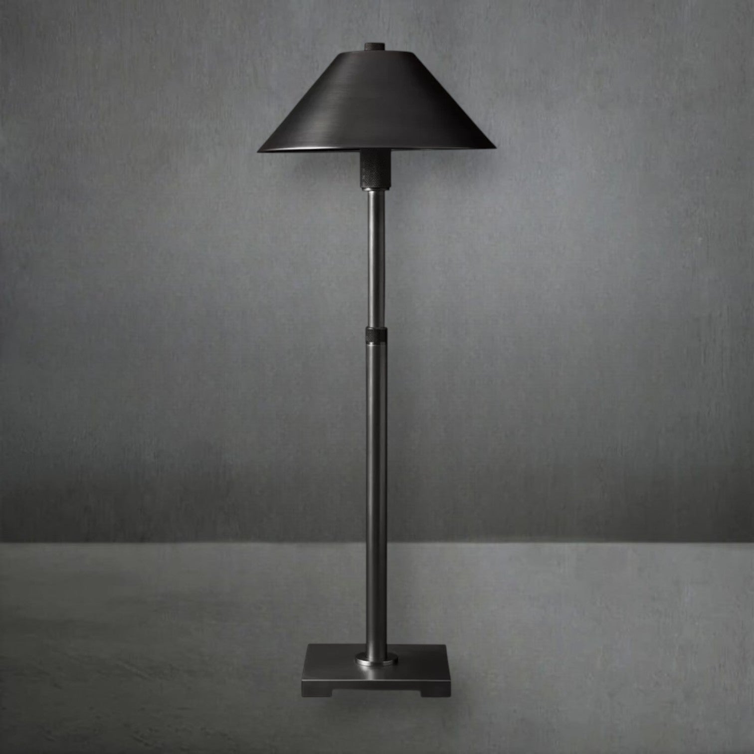 Utifz Metal Shade Table Lamp