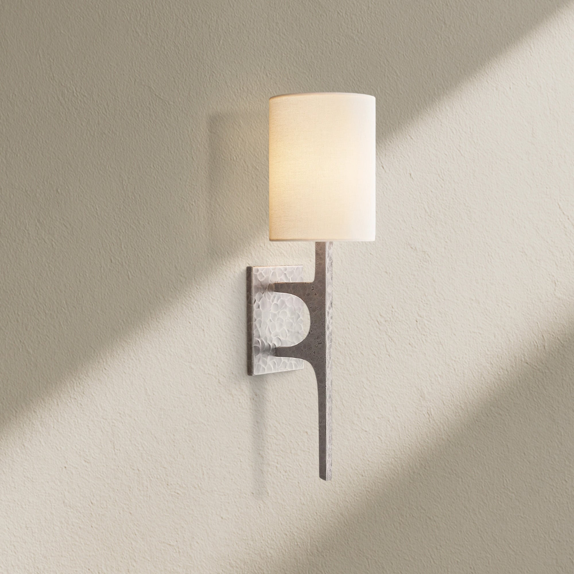 Wryfz Wall Sconce