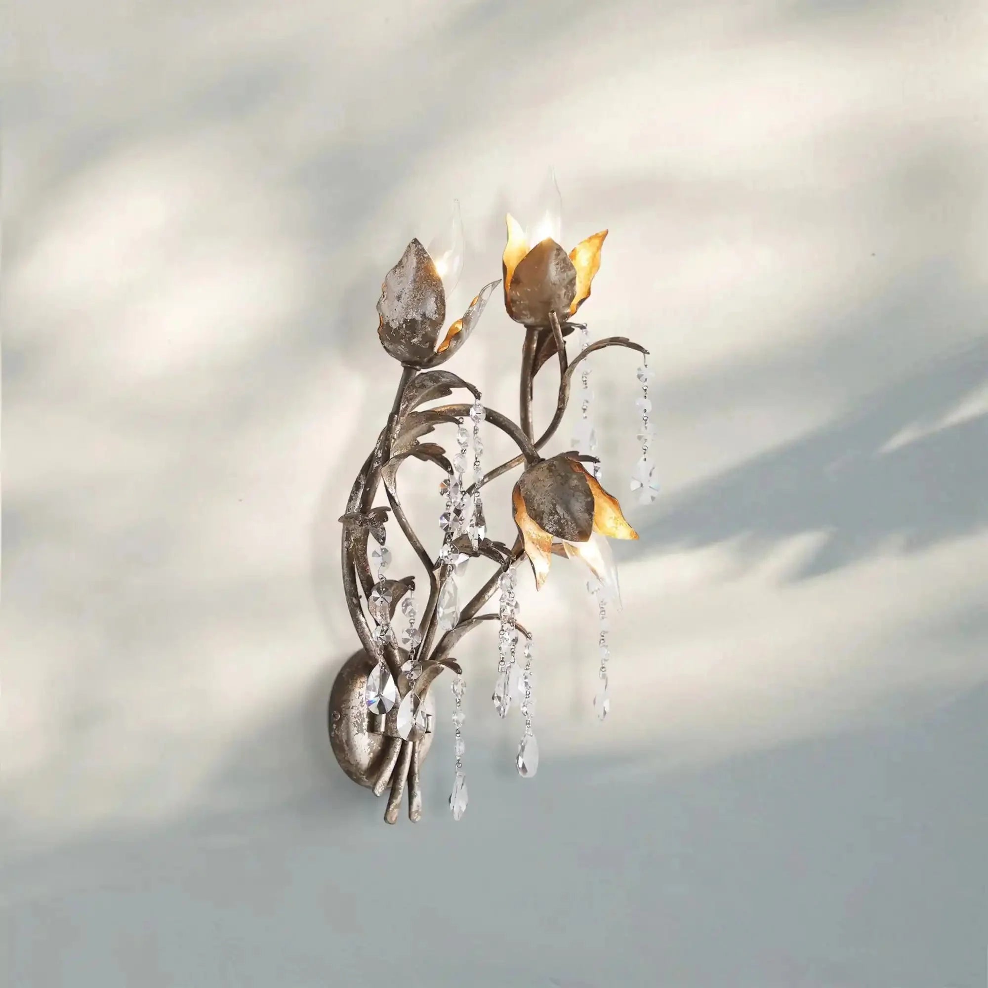Viticcia 3 - Light Wall Sconce - Joyfuzzy